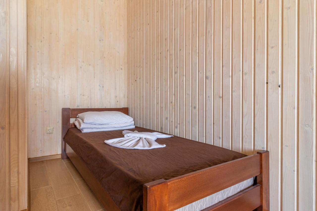 Hotel Praha à Solotvyno Extérieur photo