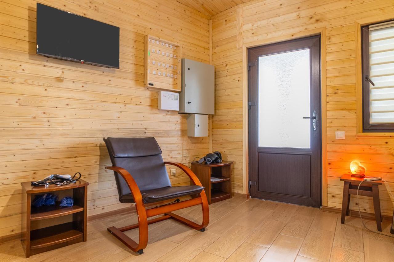 Hotel Praha à Solotvyno Extérieur photo